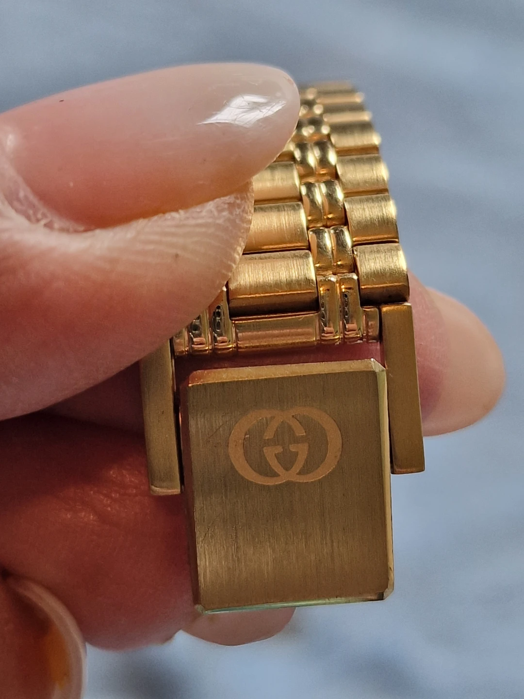 Gold Tone Gucci Watch with Black Dial - photo 4