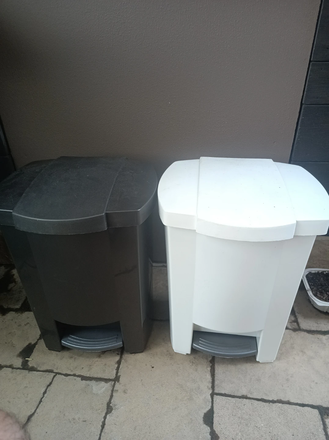 Pedal trash bin - photo 3