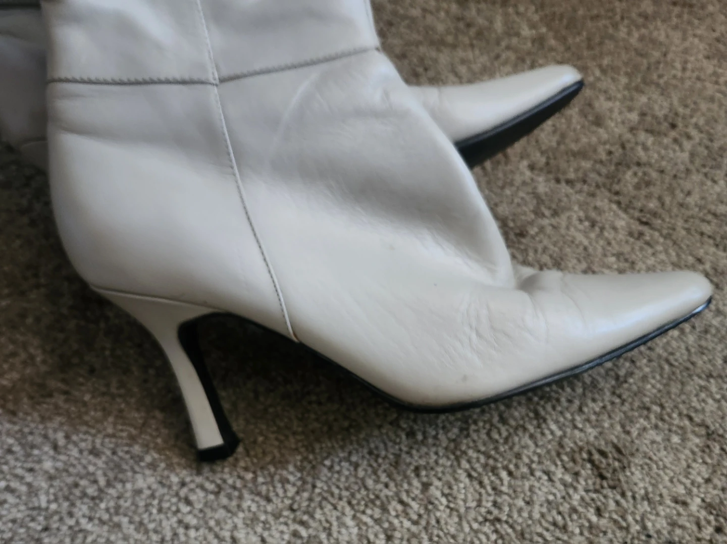 Women's leather boots