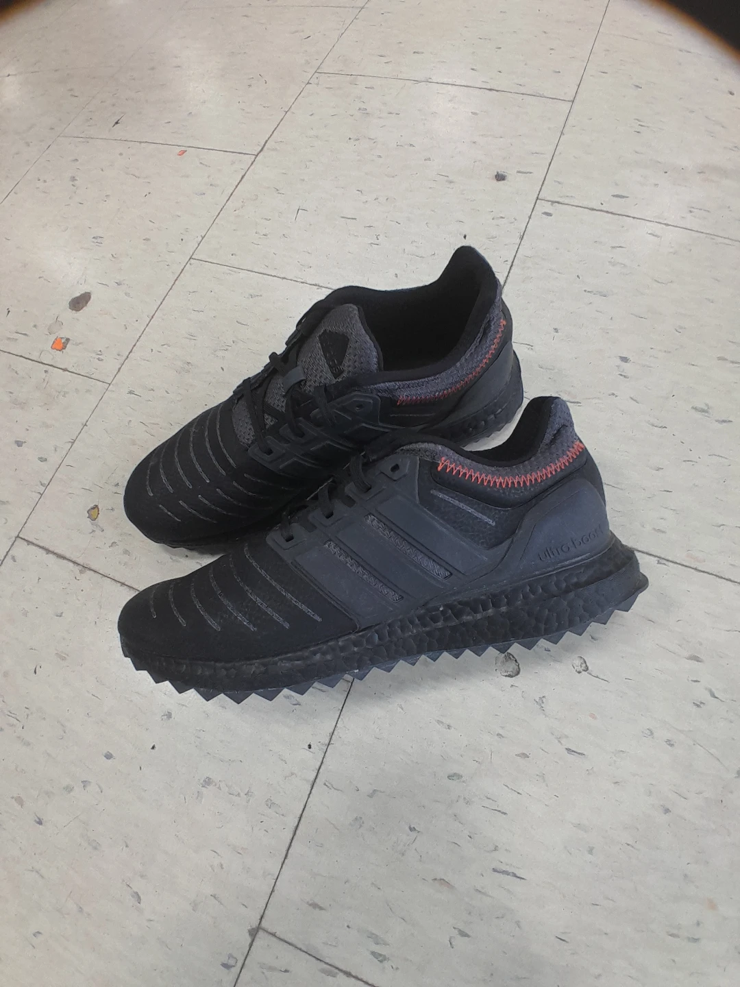 Adidas Ultraboost Running Shoes Men's Size  10 - photo 2