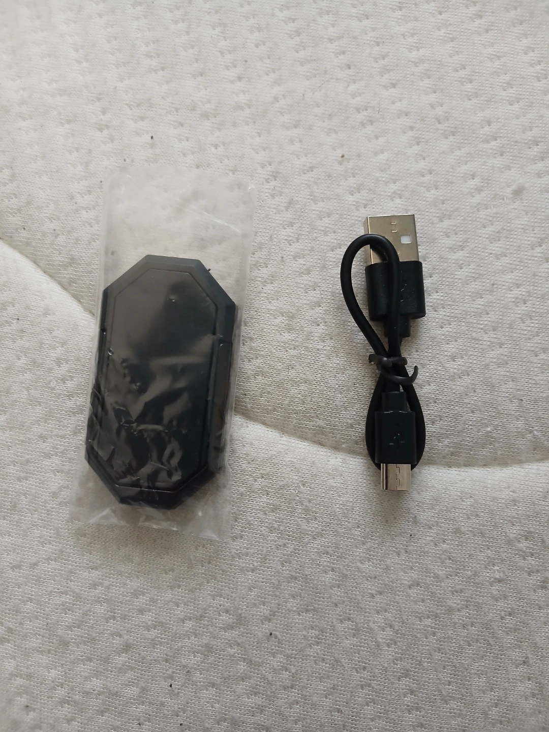 Black Phone Ring Holder W/ USB Cable & Built-In Coil Lighter - photo 2