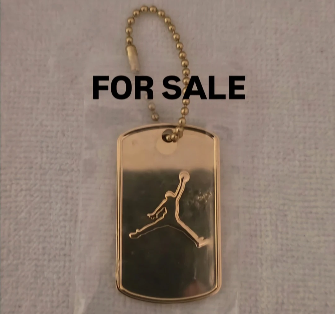 Air Jordan army hang tag