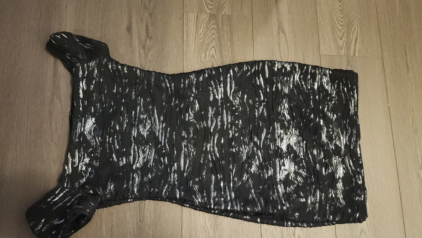 Black off-the-shoulder textured dress -XS