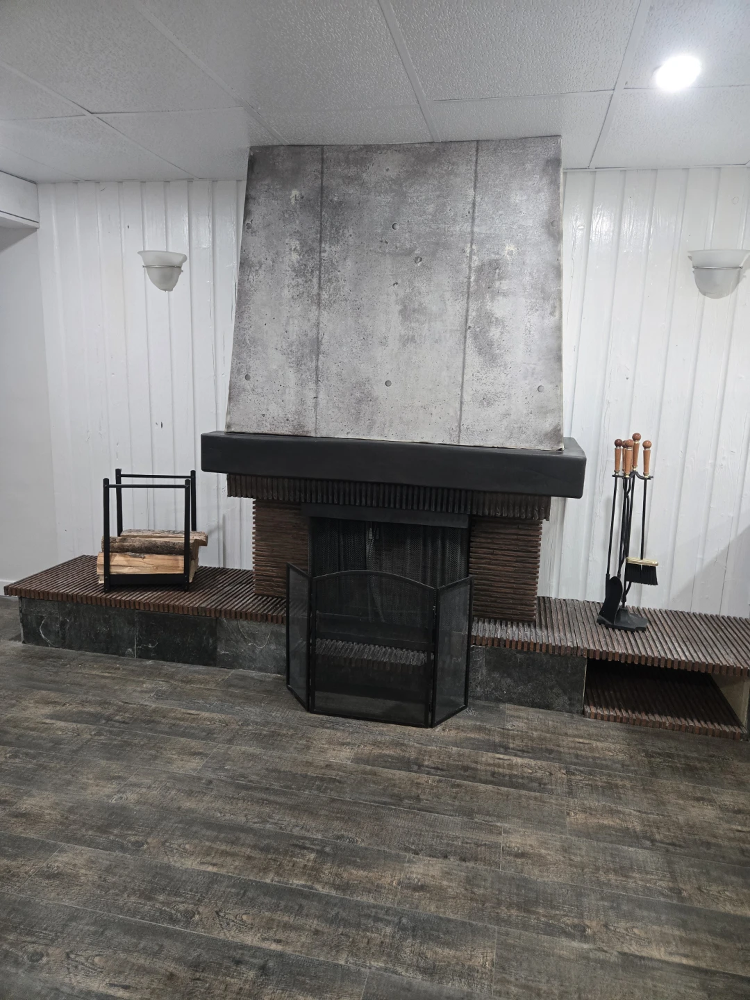 Newly Renovated Basement Suite - photo 4