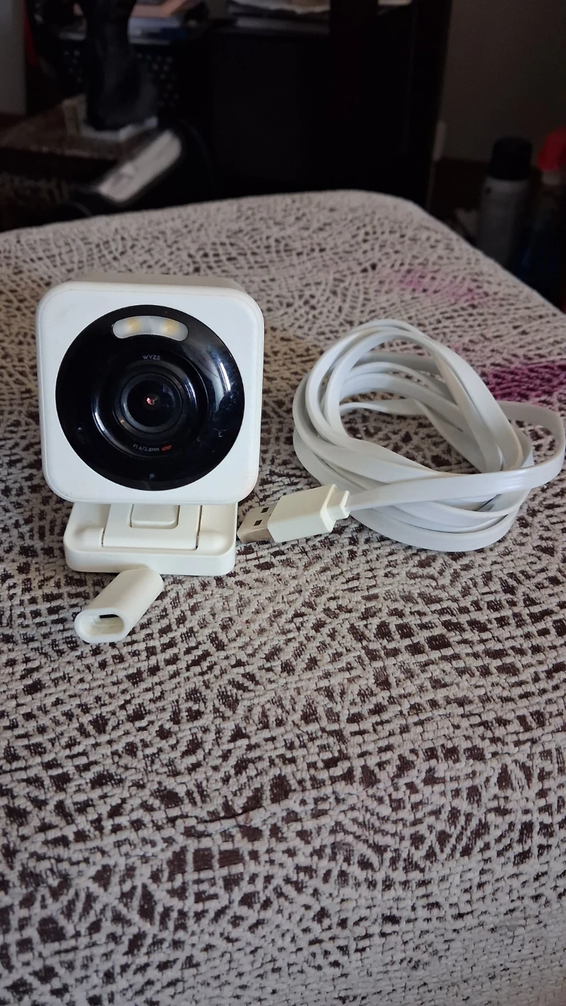 Wyze Cam v2 with USB Cable