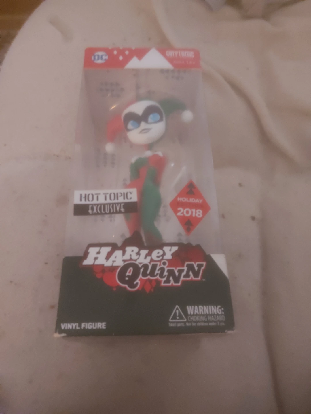 Hot Topic Exclusive Harley Quinn Vinyl Figure Holiday 2018