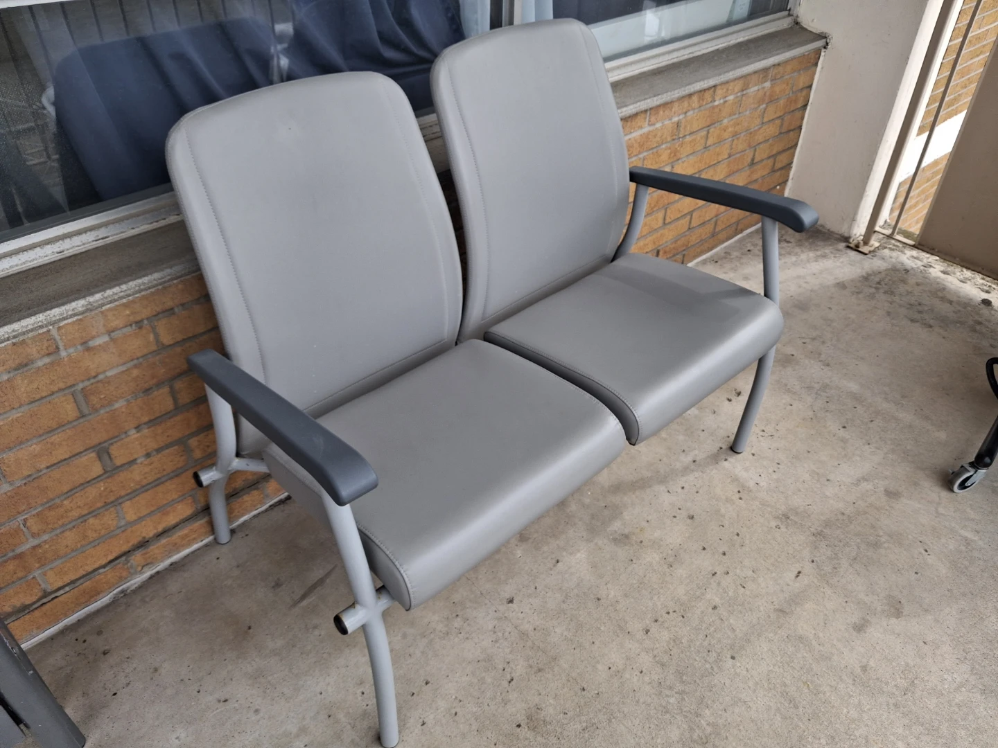 Professional 2-Seater Waiting Area Bench - photo 4