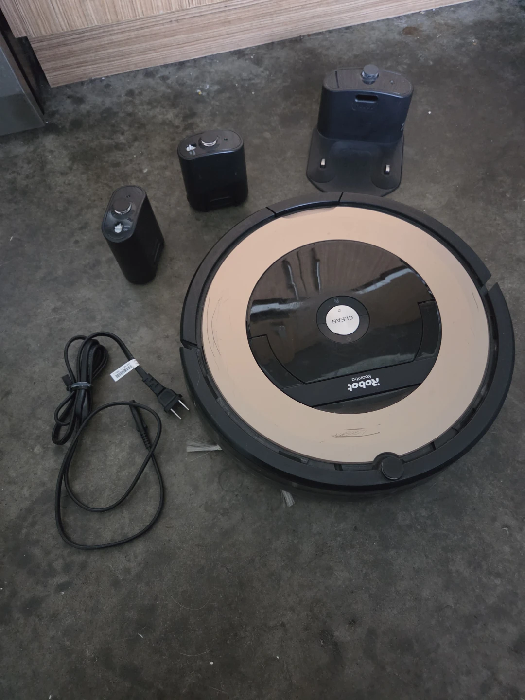 iRobot Roomba 692 Robot Vacuum - photo 2