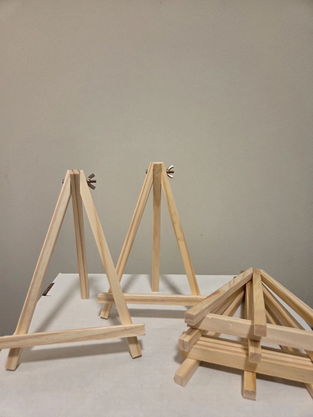 Wooden Display Easels (11 pcs)