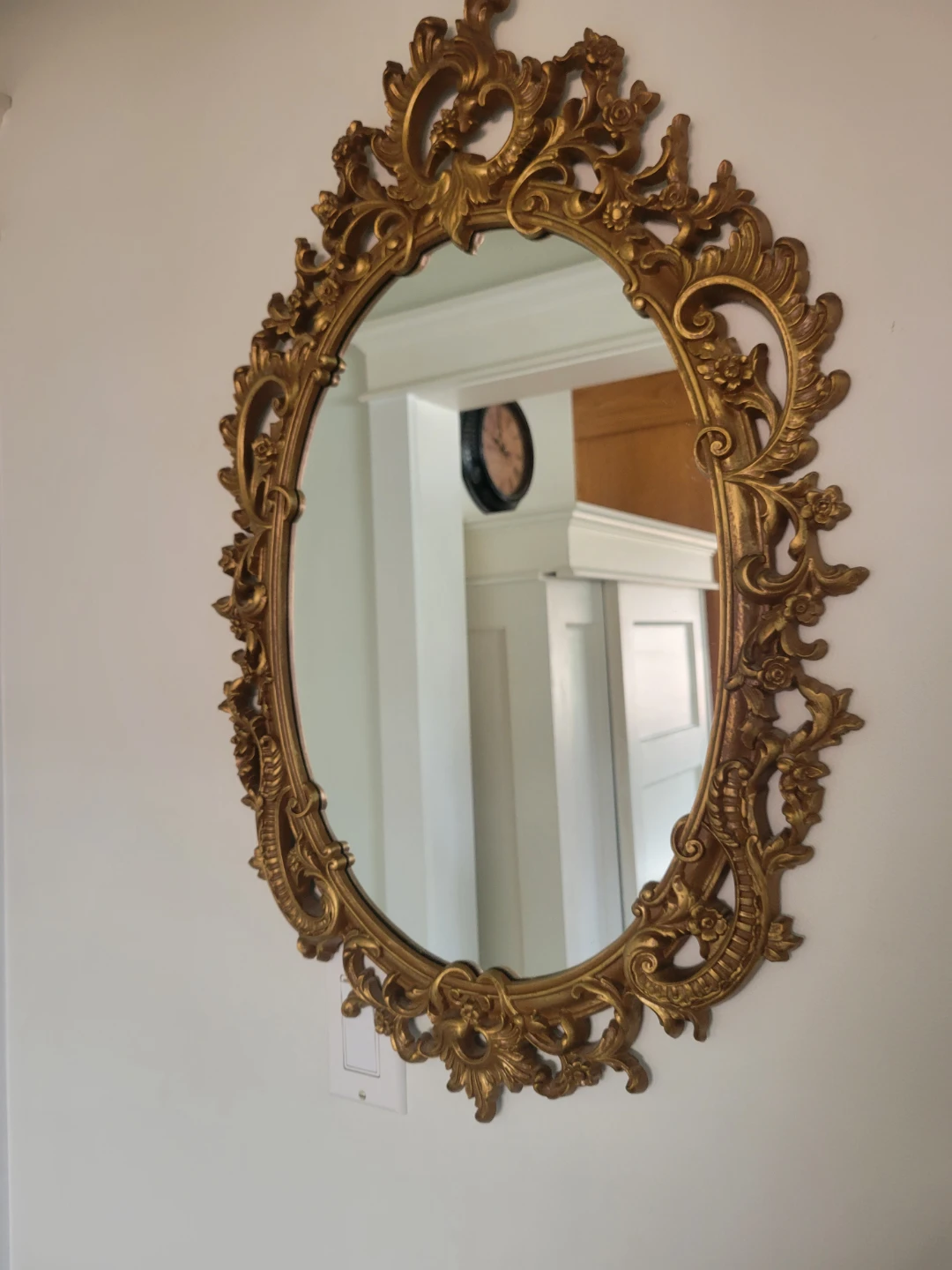 Vintage Syroco Ornate Floral Gold Oval Mirror