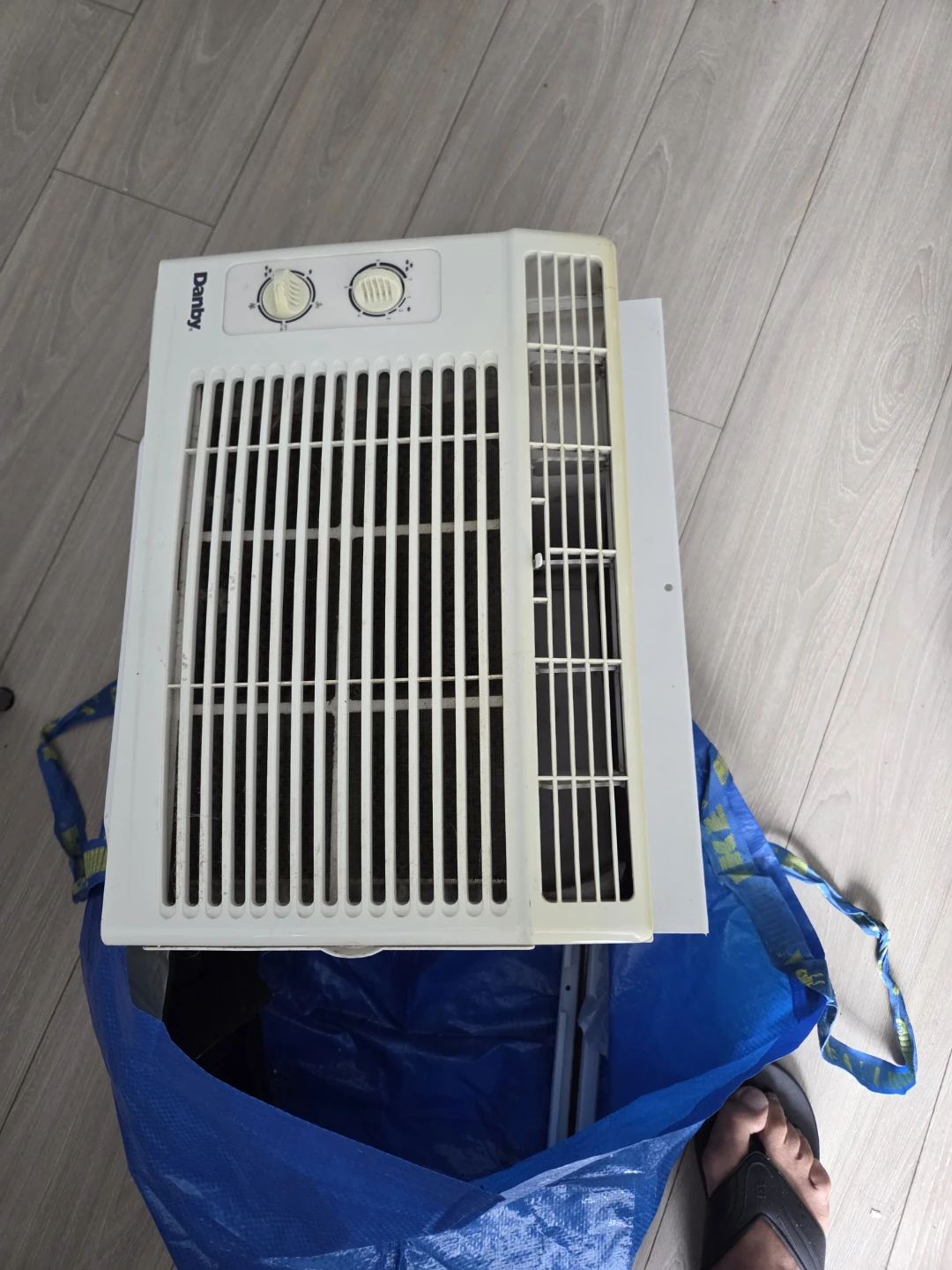 Danby Window Air Conditioner - photo 3
