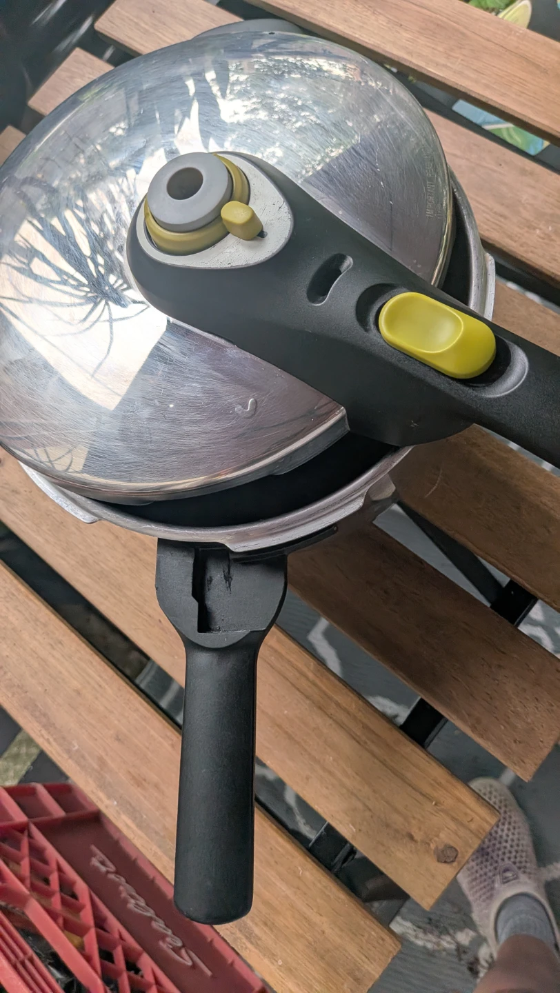 T-fal Pressure Cooker 4L good condition