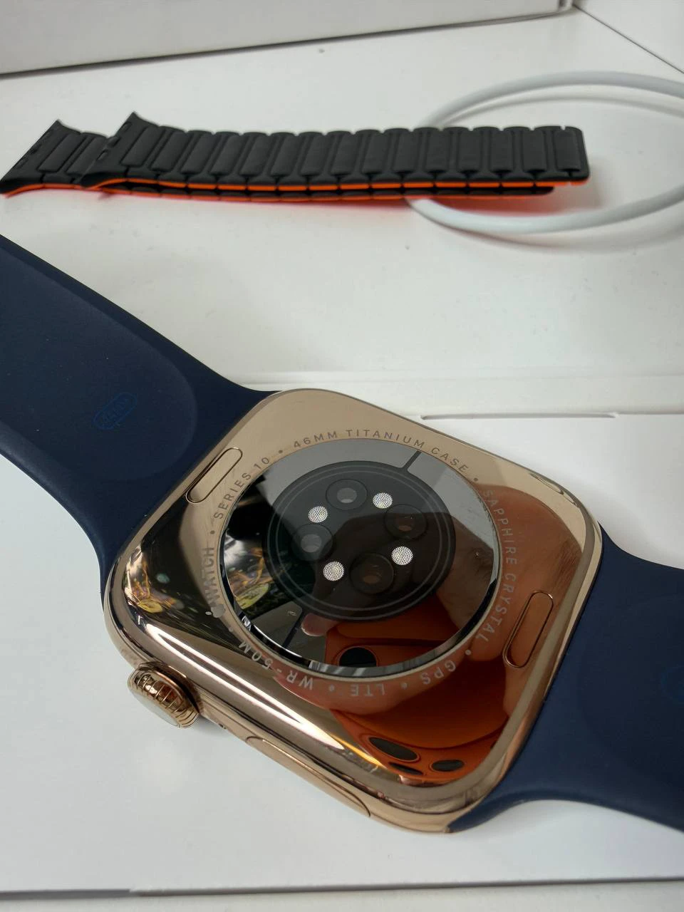 Apple watch Series 10 Titanium Gold 46mm - photo 4