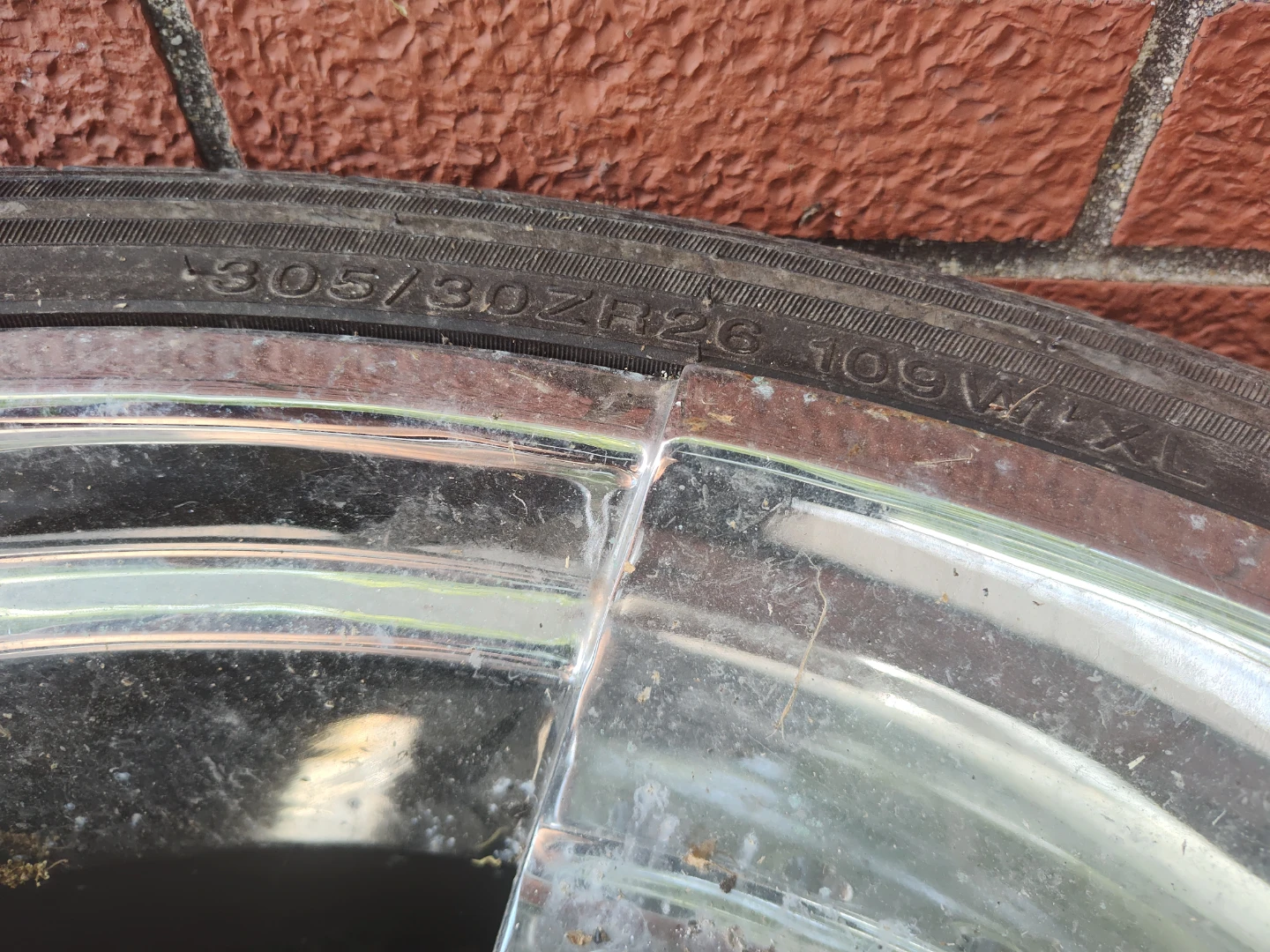 Tires 305/30ZR26 109W XL 26 inch tires off Suburban