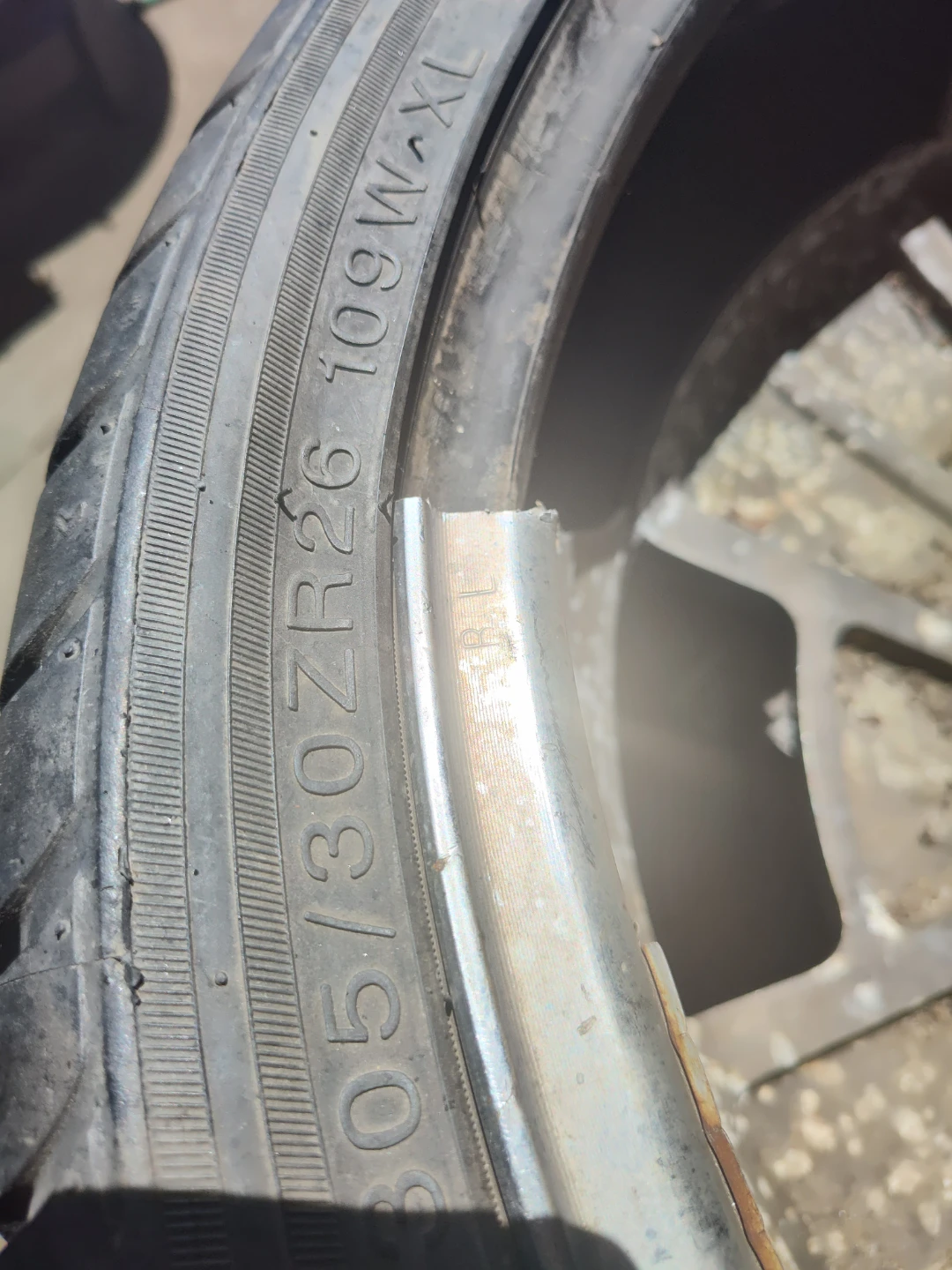 Tires 305/30ZR26 109W XL 26 inch tires off Suburban - photo 3