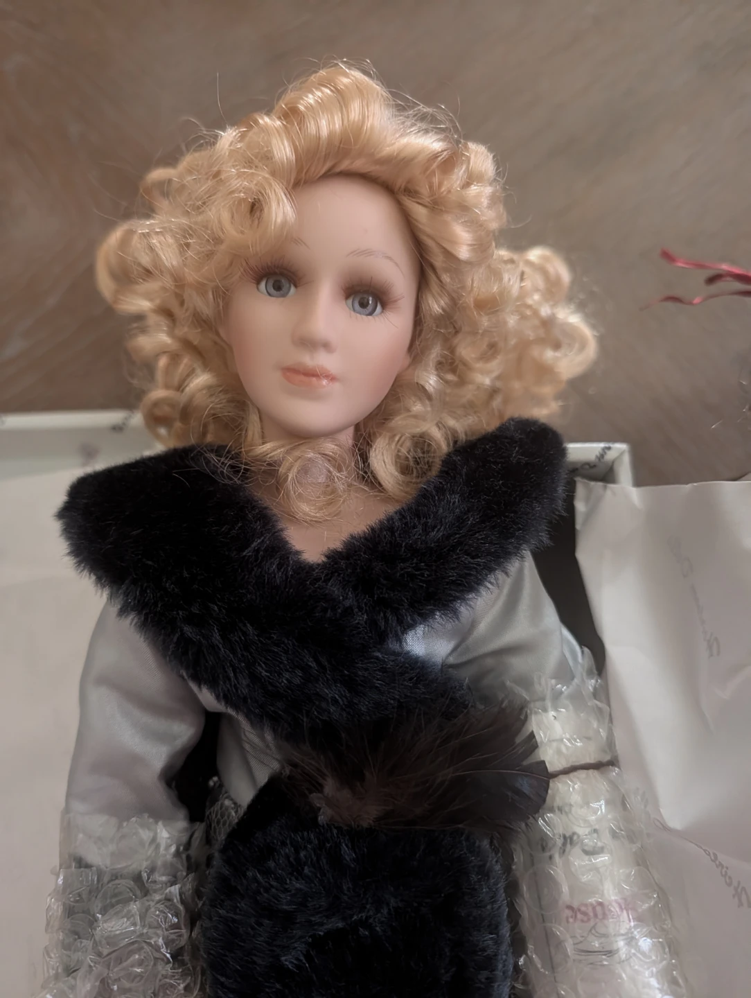 Collectible Porcelain Dolls in Box - photo 3