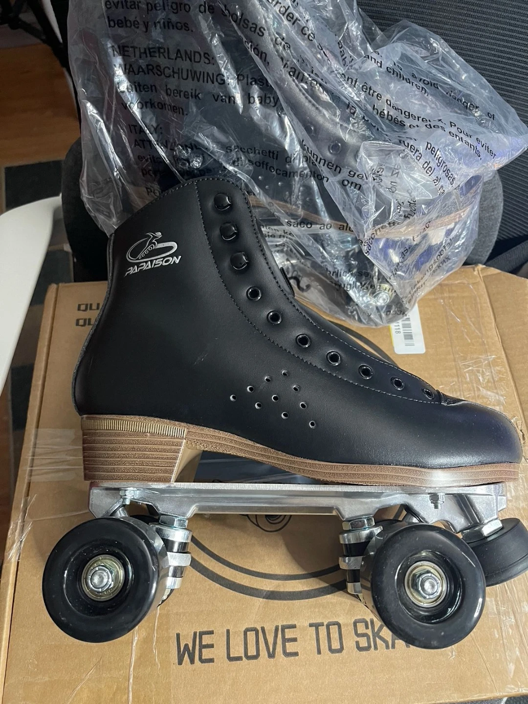 PAPAISON Black Roller Skates - photo 2