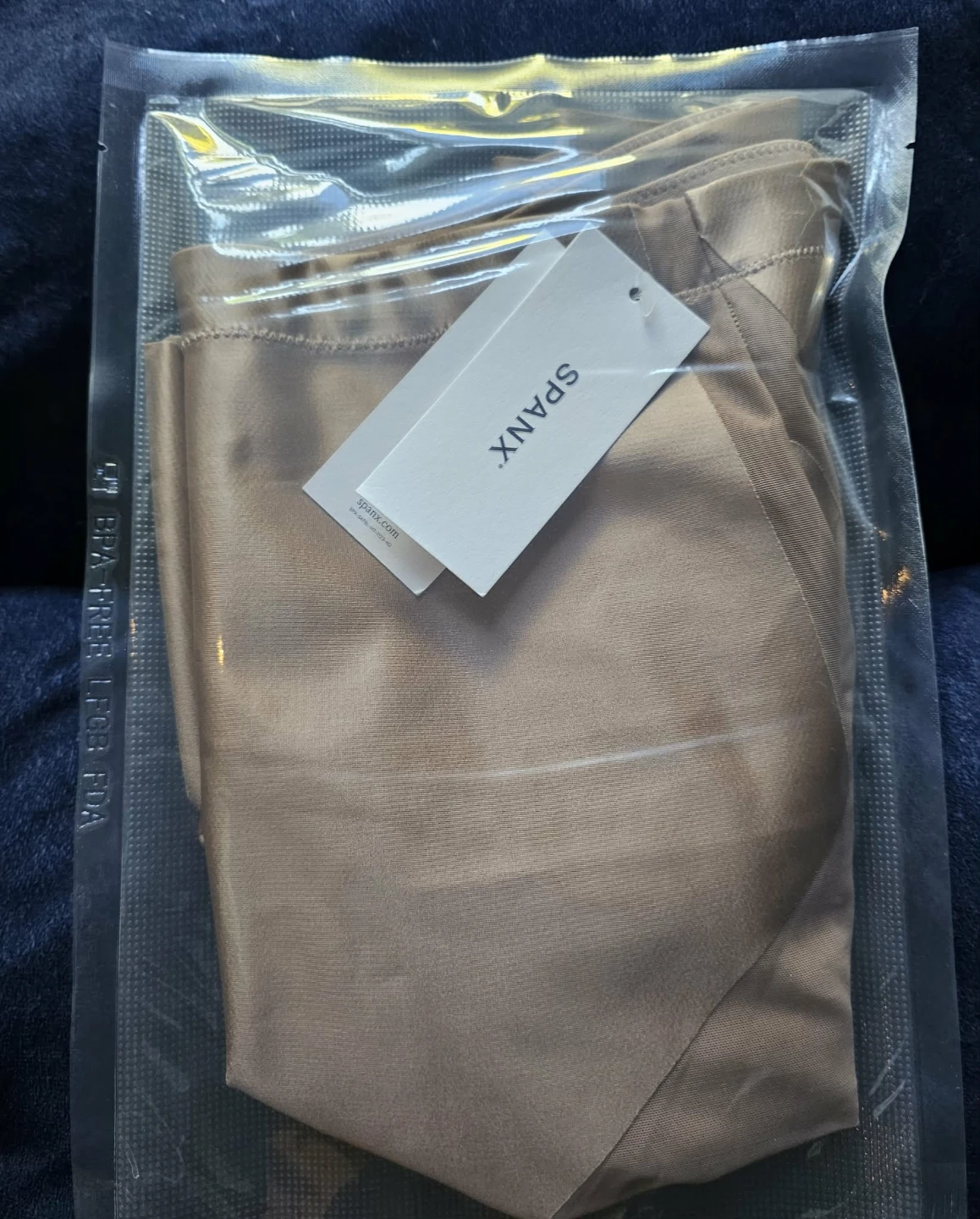 SPANX Body-Shaping Mid-Thigh High-Rise Short L/G - photo 5