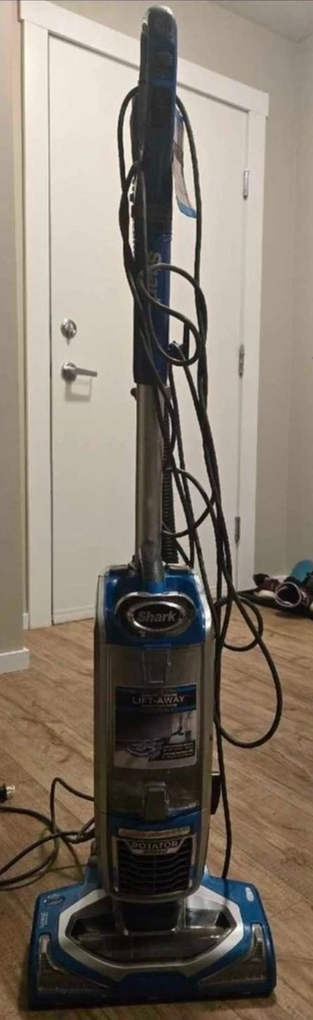 Shark Rotator Powered Lift-Away Vaccum - photo 2