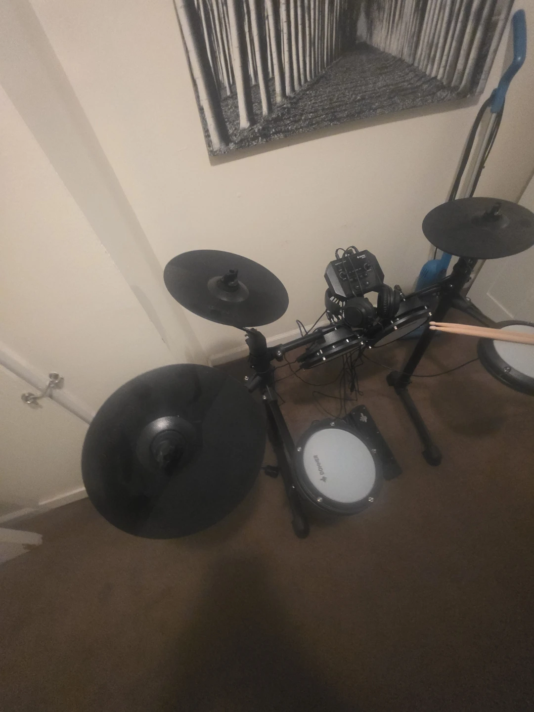 Donner electric drum set comes with stool