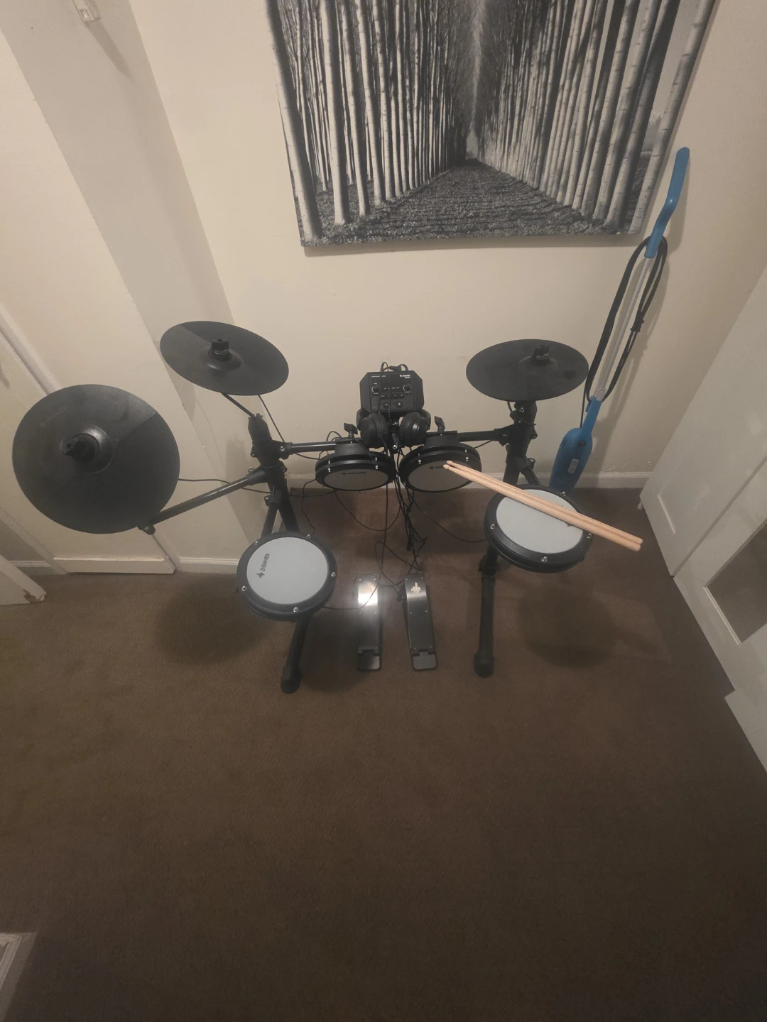 Donner electric drum set comes with stool - photo 3
