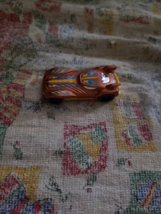 HOT WHEELS 2010 Howlin' Heat Scale 1/64 Diecast Model