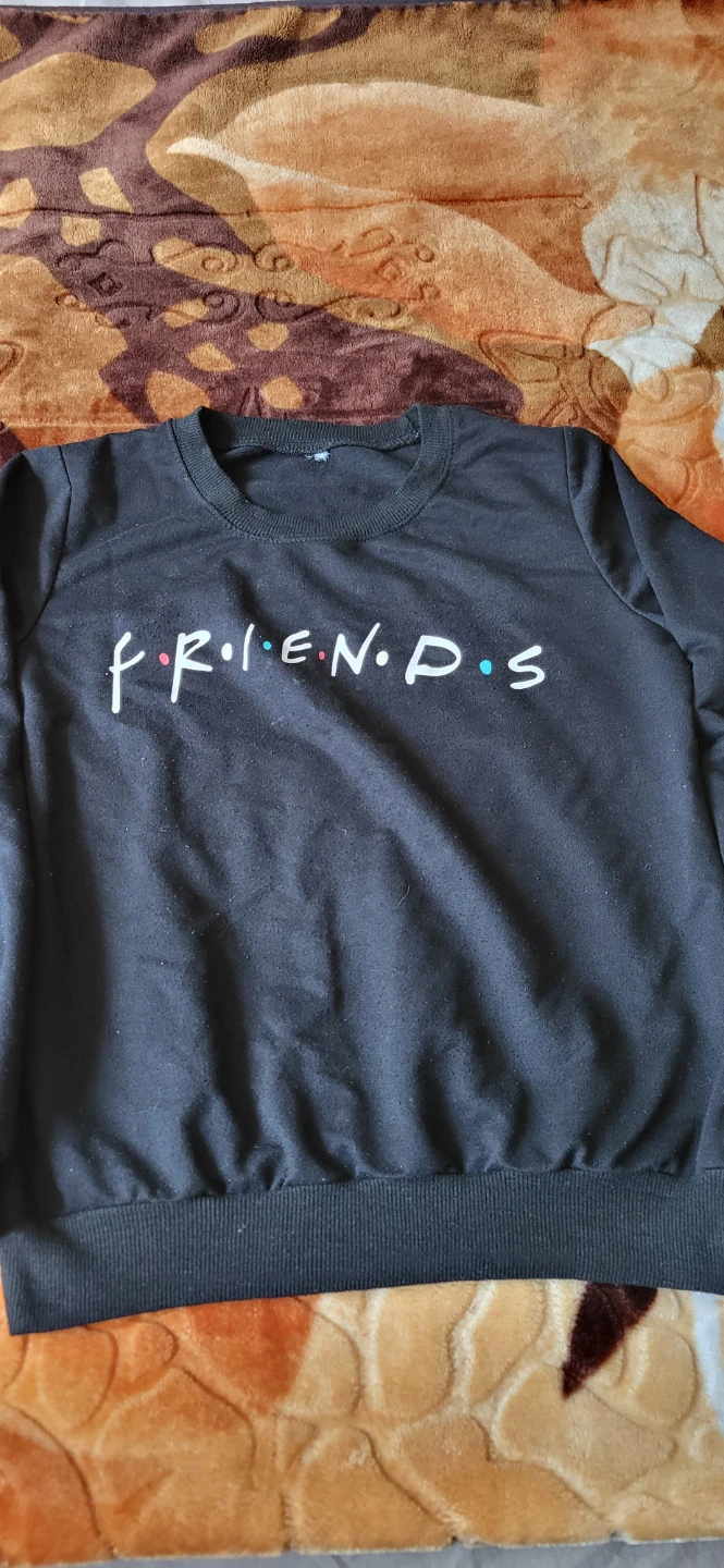 Black 'FRIENDS' Graphic Long Sleeve sweaters⚽