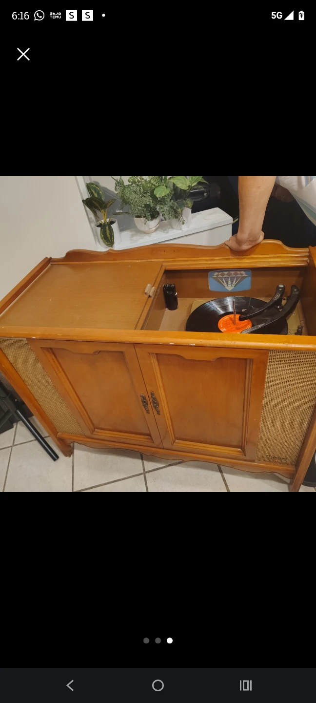 Vintage Record Player Console - photo 4