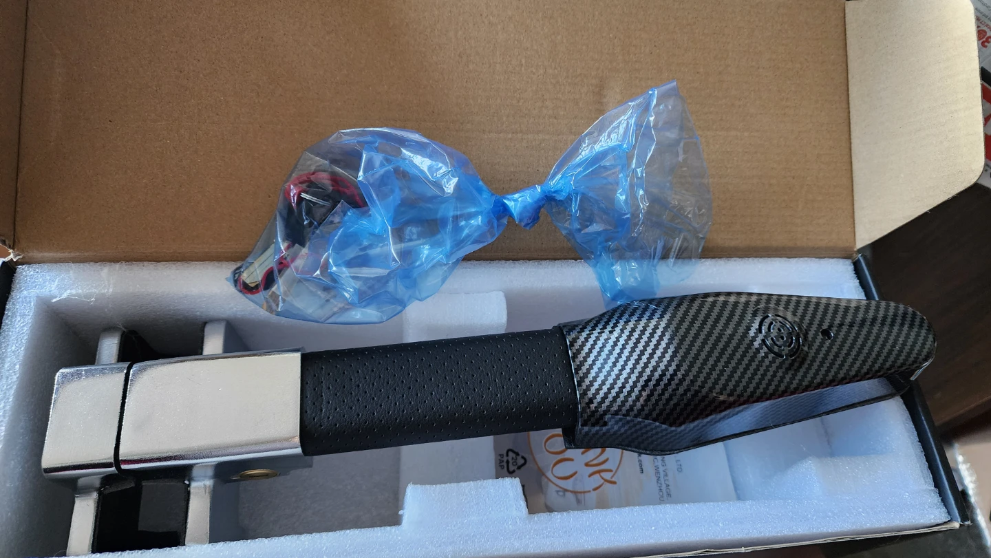 Steering wheel lock with alarm - photo 2