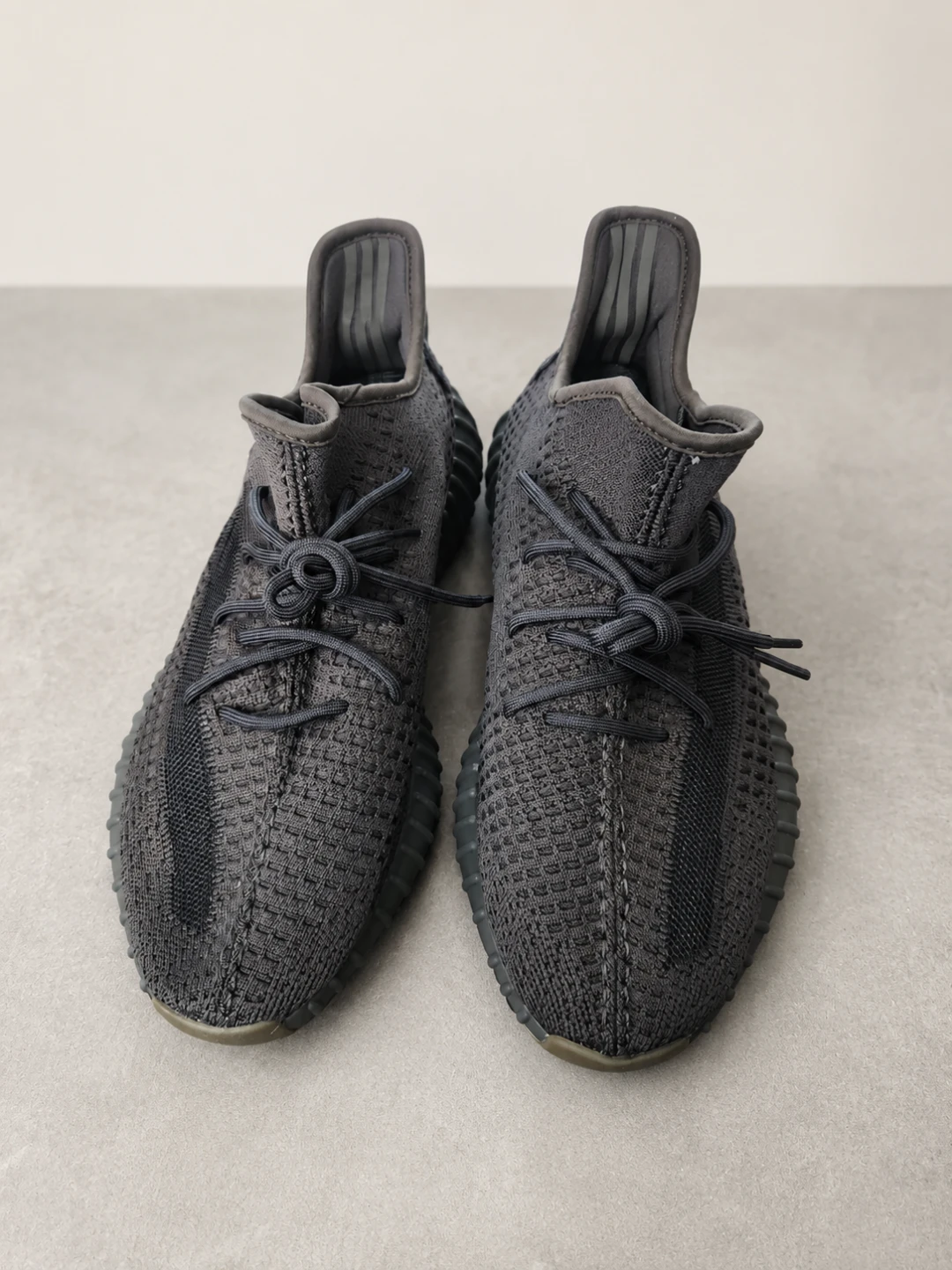 Adidas Yeezy Boost 350 V2 Dark Grey Sneakers