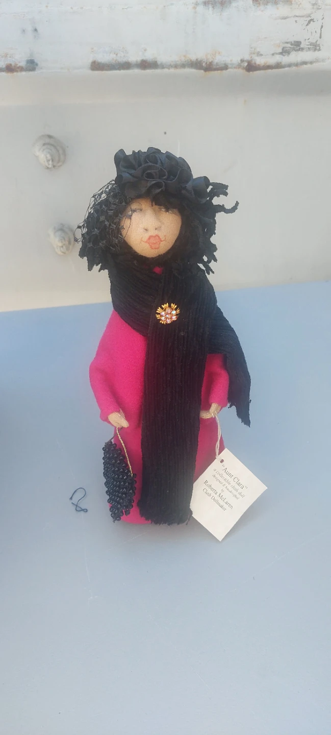 'Aunt Clara' Line handmade cloth dolls from Roberta McLaren.