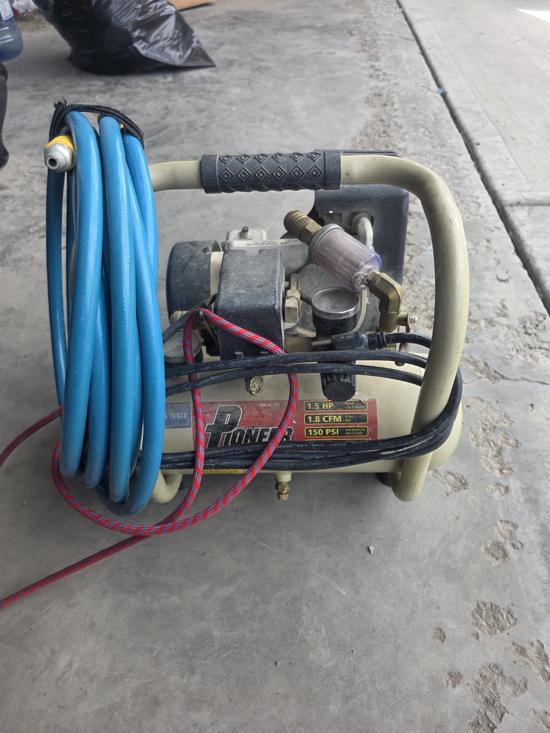 Pioneer Air Compressor with Hose