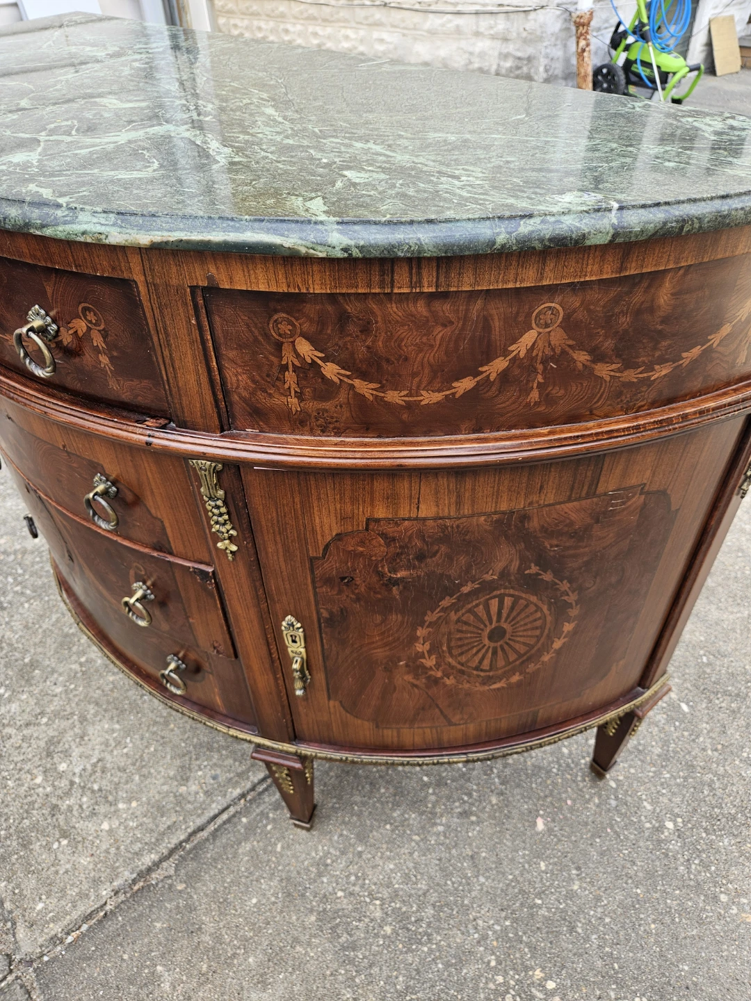 Beautiful louis xvi style halfmoon cabinet table - photo 4