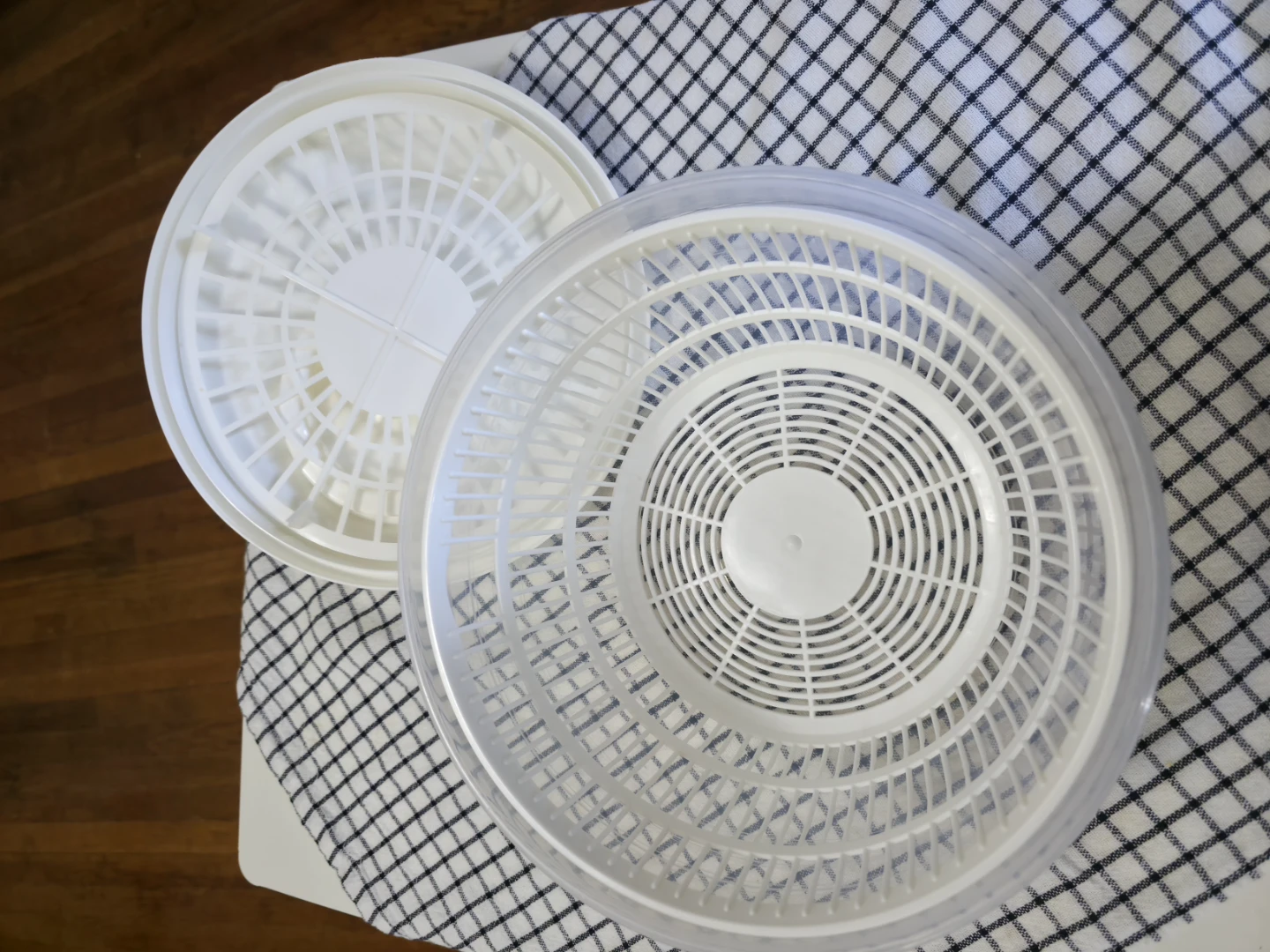 White Salad Spinner - photo 2