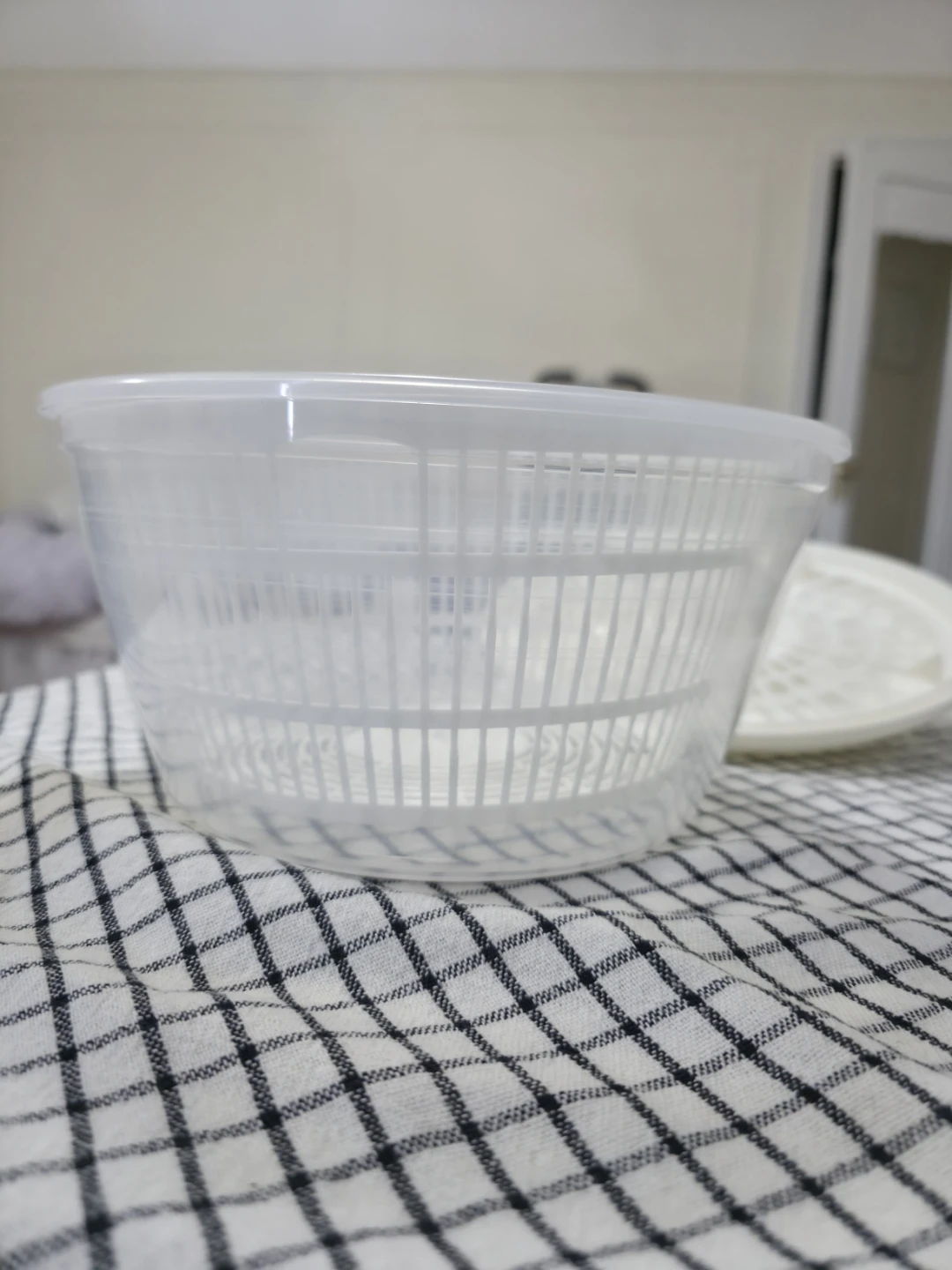 White Salad Spinner - photo 3