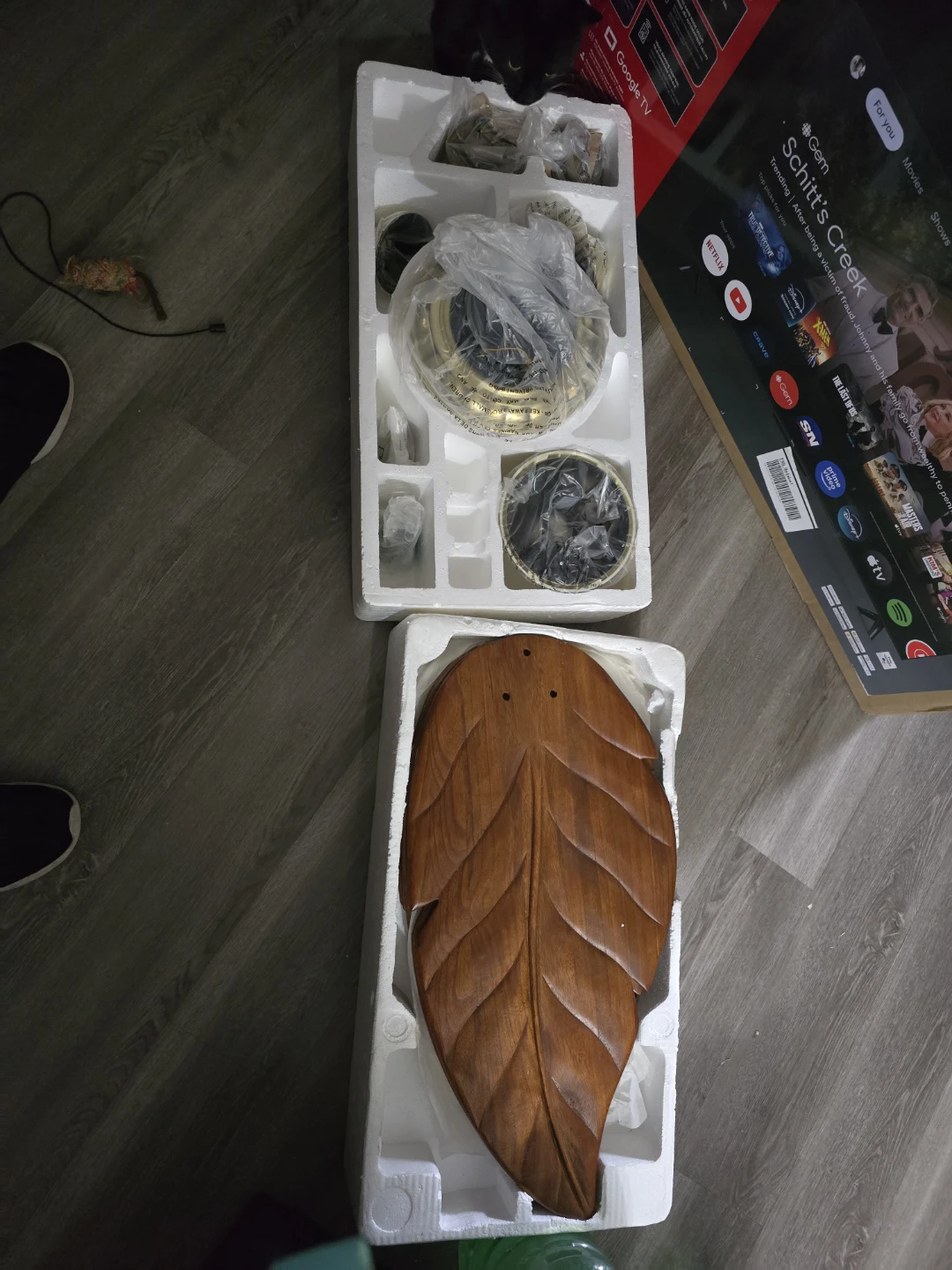 Hampton Bay Ceiling Fan with Wood Leaf Blades - photo 3