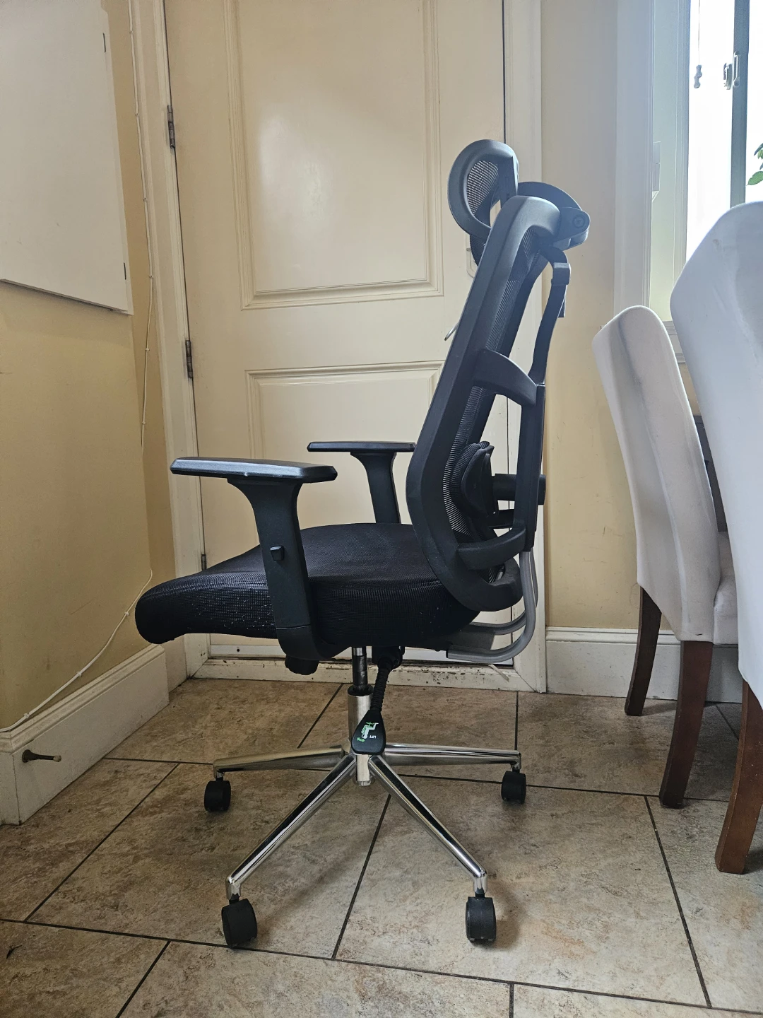Black Mesh Ergonomic Office Chair with Headrest - photo 4