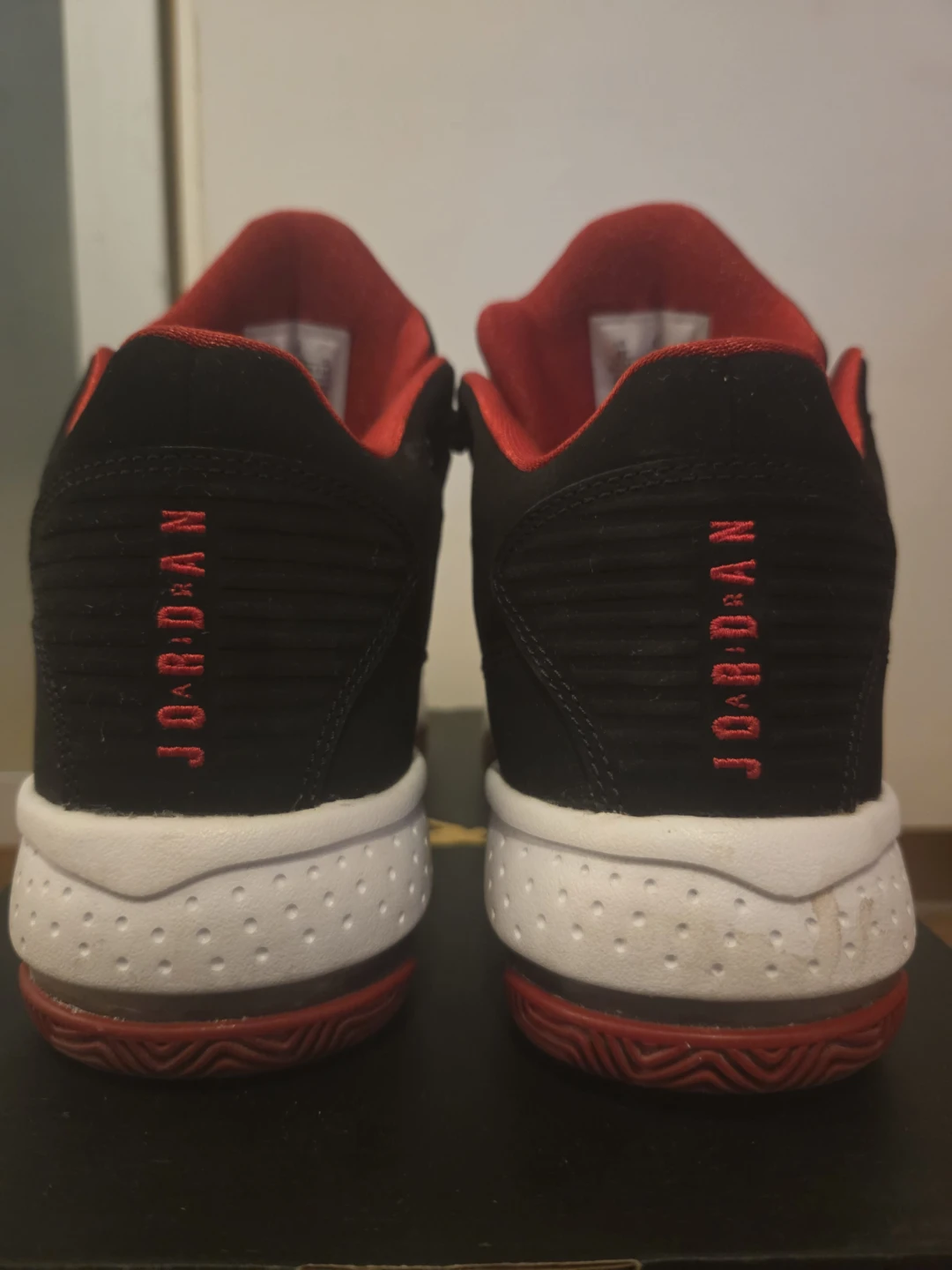 Jordan Max Aura 2 (GS) Youth Shoes - photo 3