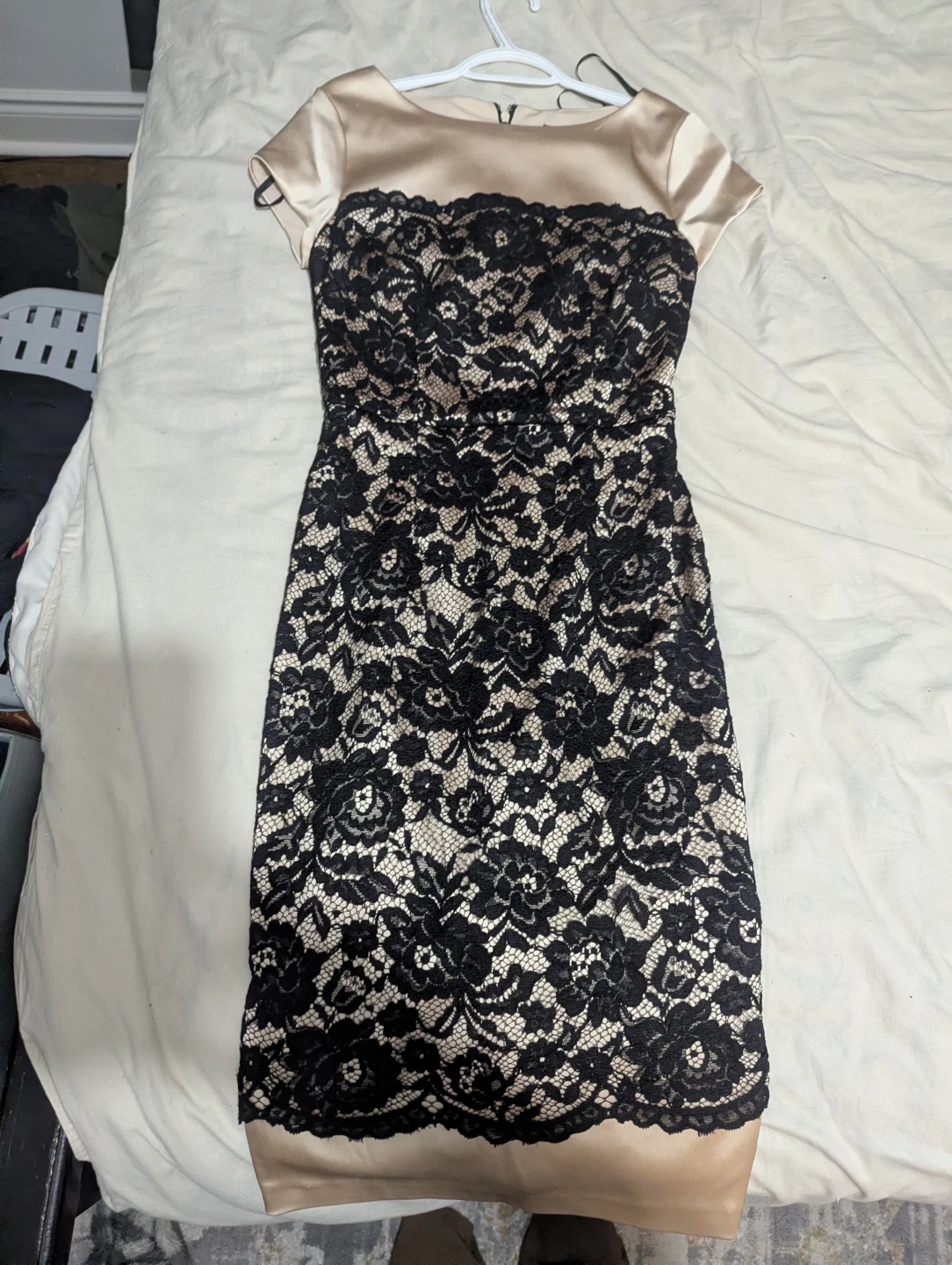 Le Château lace dress