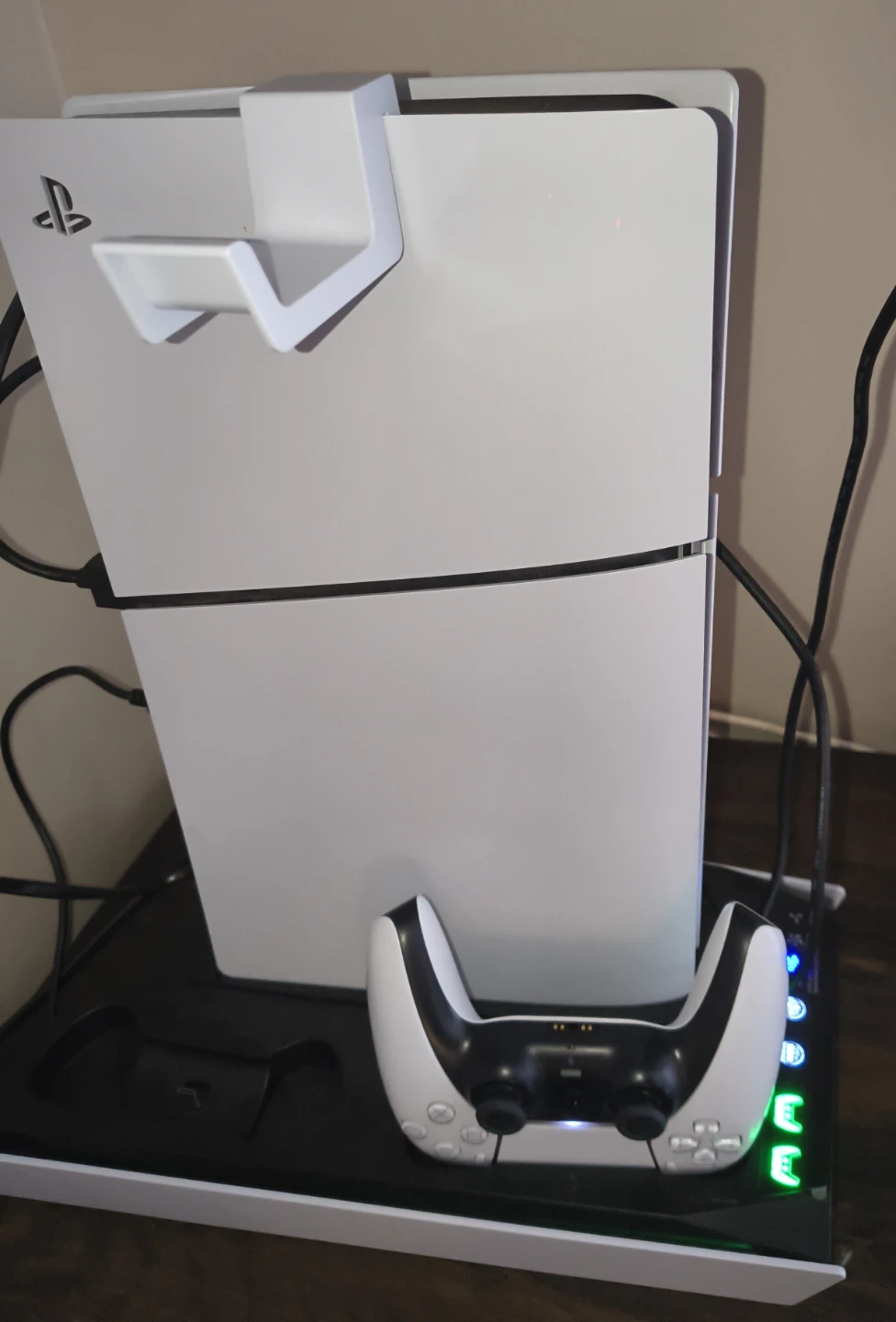 PS5 1 TB Disc version with RYSKER PS5 Cooling Stand