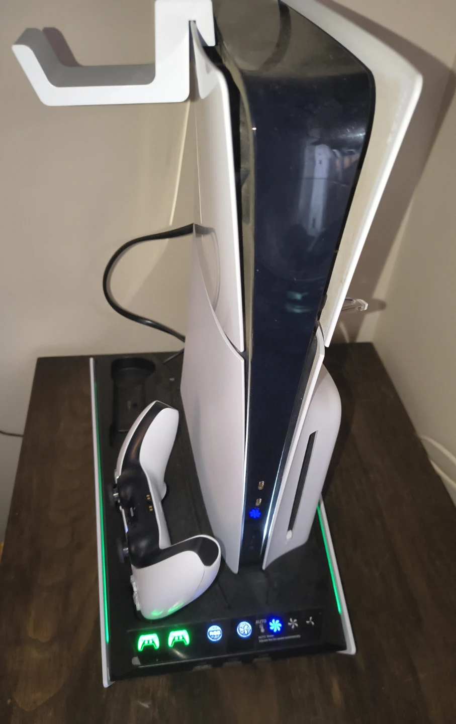 PS5 1 TB Disc version with RYSKER PS5 Cooling Stand - photo 2