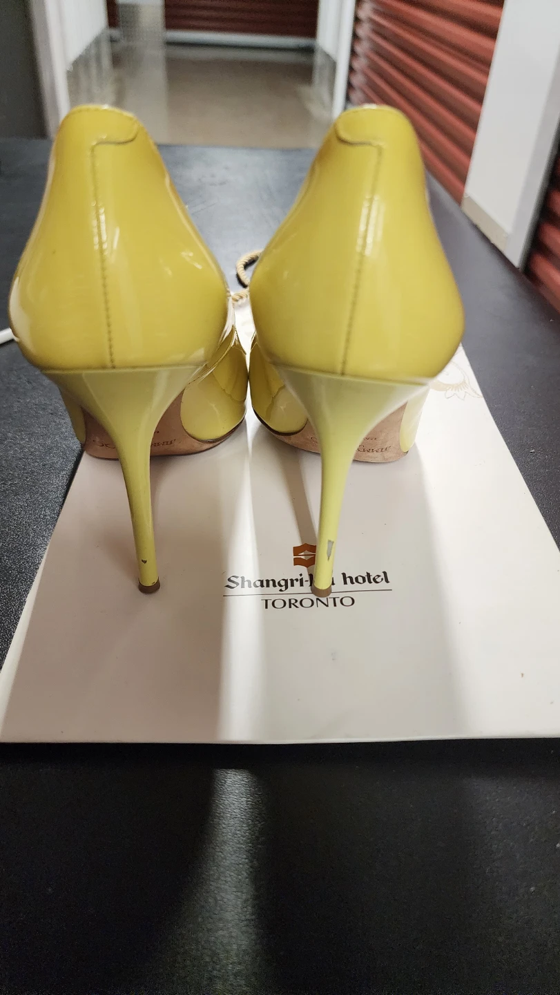 Jimmy Choo Patent Leather Pumps - Yellow - photo 4