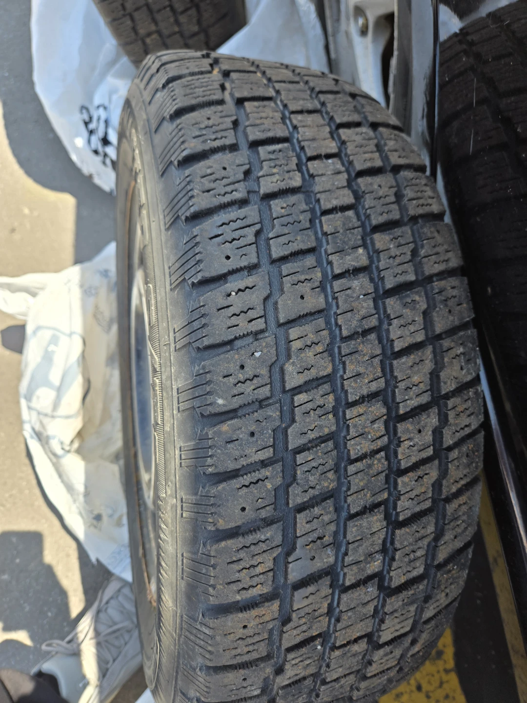 Cooper Weather-Master Winter Tire on Rim - photo 4