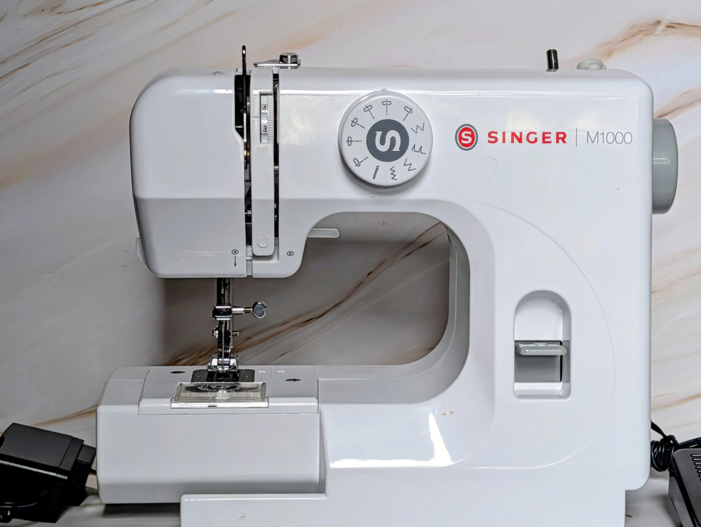 Singer M1000 Sewing Machine