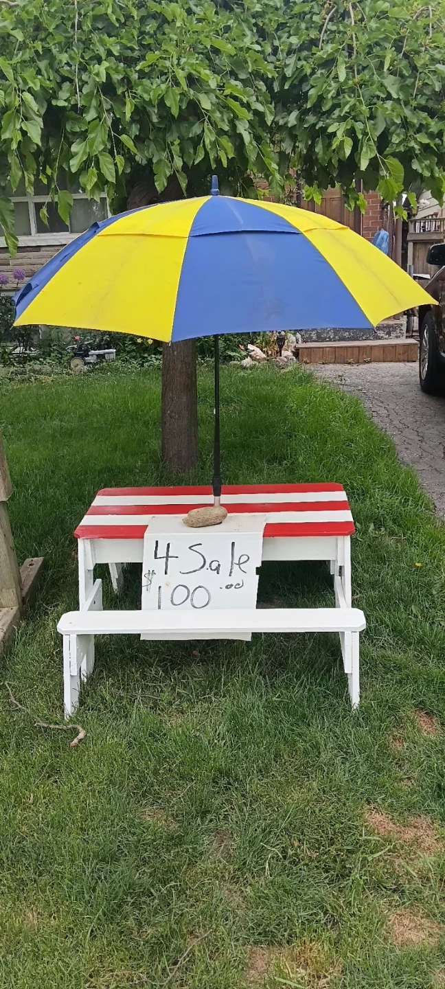 Children's Picnic Table with Umbrella - photo 2