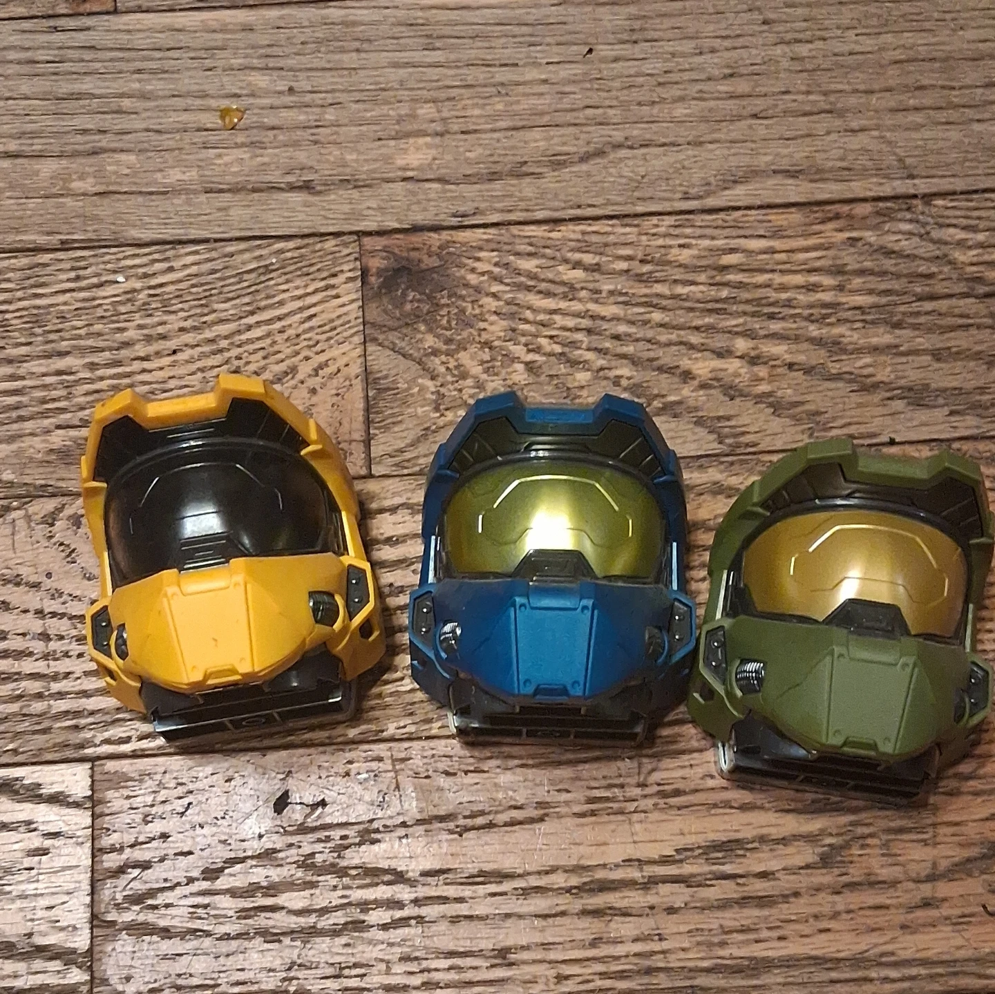 Halo Master Chief Helmet Toys (Set of 3)