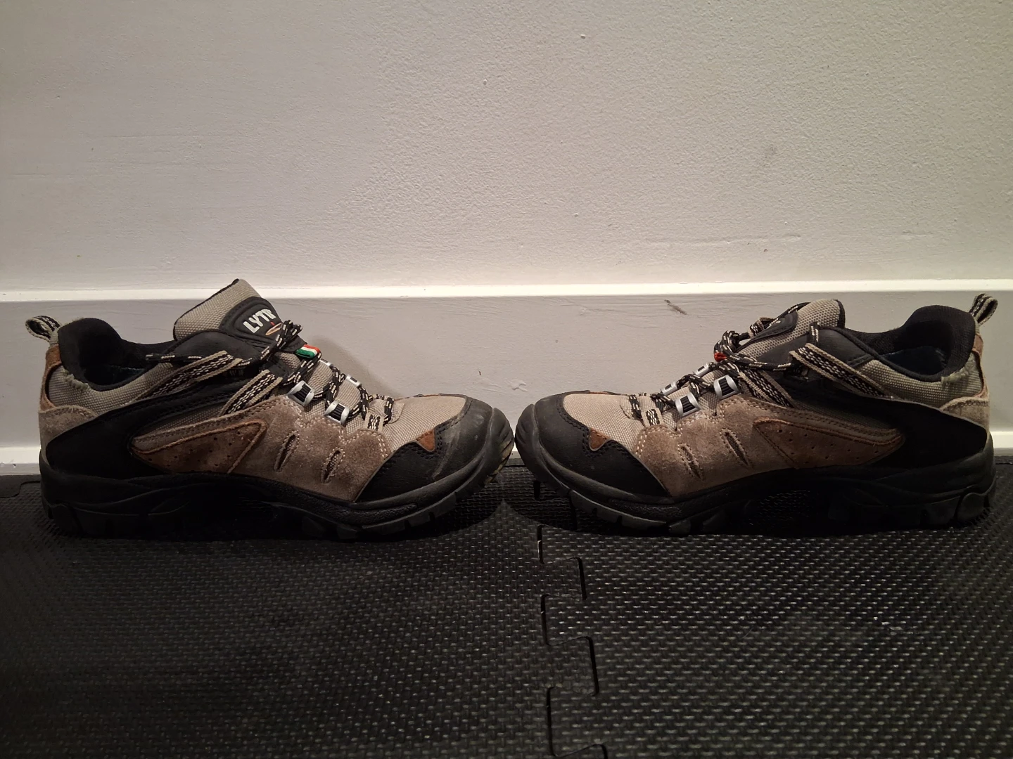 Hiking Shoes - photo 4