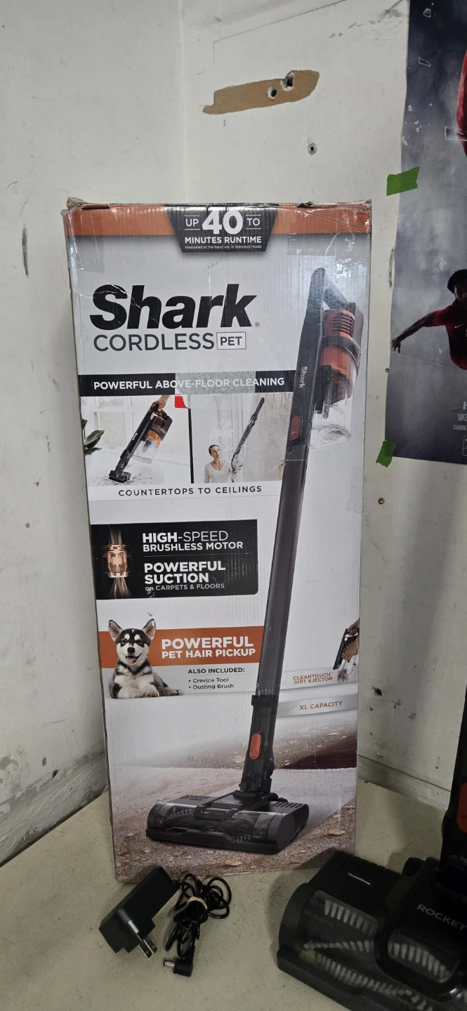 Shark Cordless Pet Vacuum Cleaner