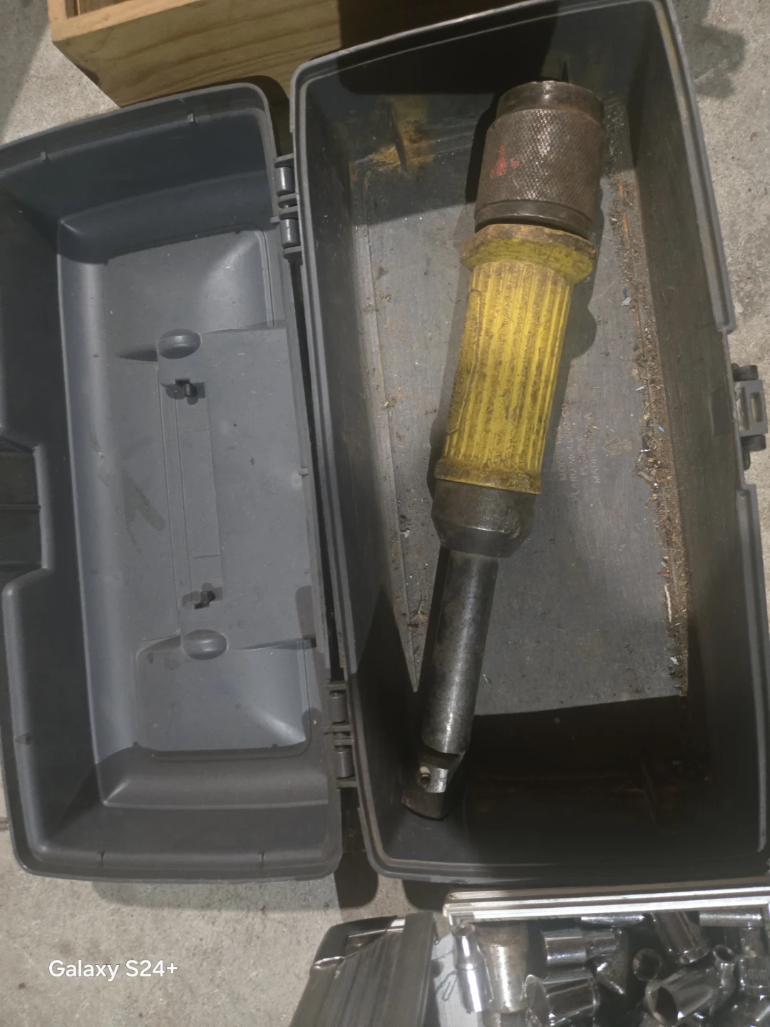 Pneumatic Hammer with Case