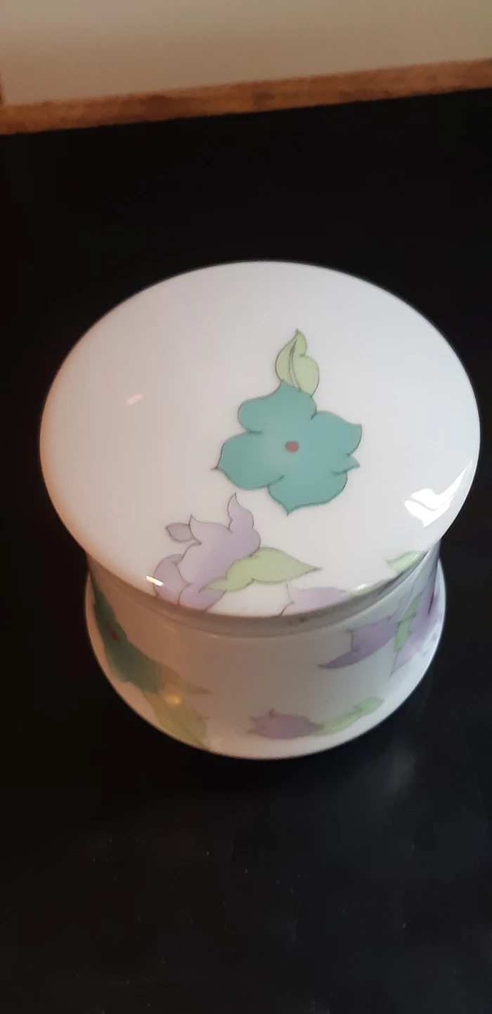 2 Beautiful Porcelain Containers - photo 4